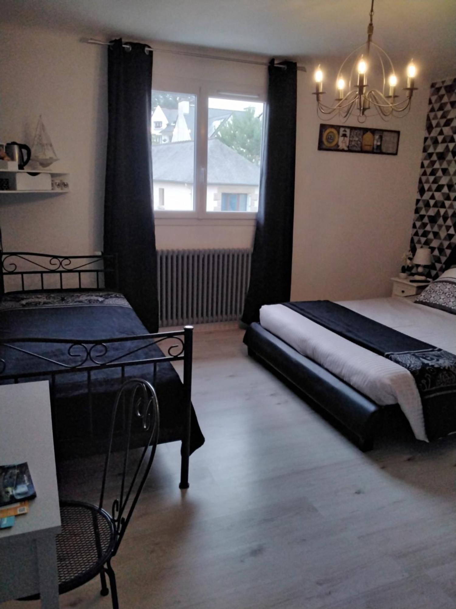 Les Chambres D'Hotes Du Port De Loguivy De La Mer Ploubazlanec Room photo
